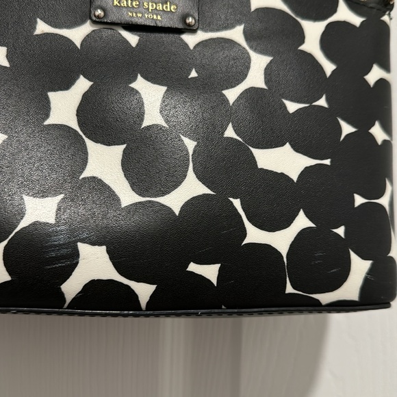 Kate Spade Crossbody Bag w/Adjustable Strap - Picture 6 of 11